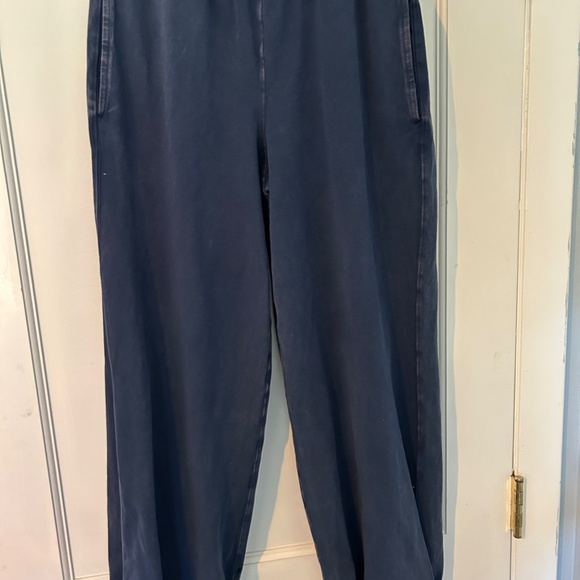 Free People Movement Hot Shot joggers, Navy, size Small - Picture 2 of 6